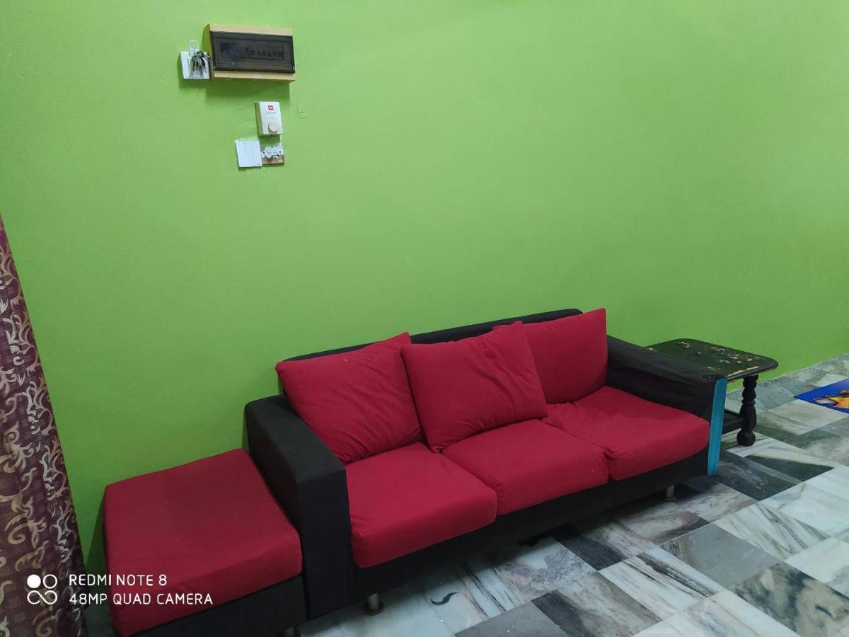 Homestay D' Tengah Bandar Kuala Rompin Εξωτερικό φωτογραφία